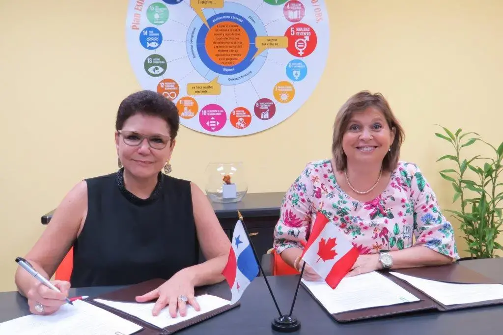 UNFPA Panamá y el Gobierno de Canadá firman Acuerdo de Cooperación para la prevención del embarazo en adolescentes, las ITS y la violencia 